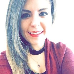 Meet your Posher, Angelee